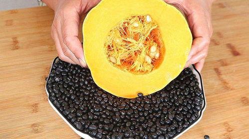 老黑正在吃瓜,品味生活百态