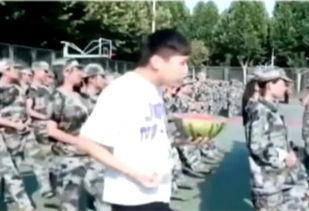 史上最惨吃瓜视频