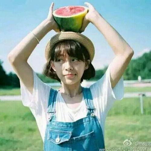 吃瓜男孩情侣头像,吃瓜男孩情侣头像背后的浪漫故事