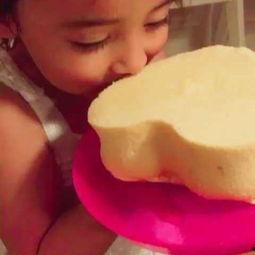 瓜妞半夜吃蛋糕